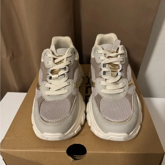 Aldo Cream and Gold Sneakers - Picture 5 of 7